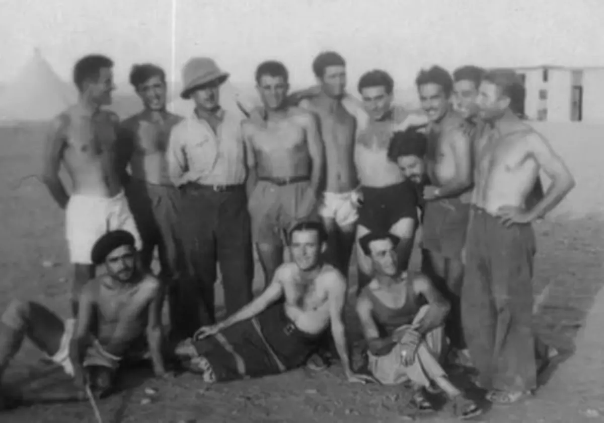 Algunos de los españoles que formaron parte de la 'Operación Banana', durante su estancia en Argelia en 1941
