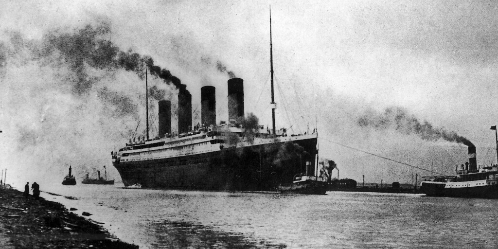 L’officier maudit qui a survécu au Titanic et a combattu les sous-marins nazis trente ans plus tard