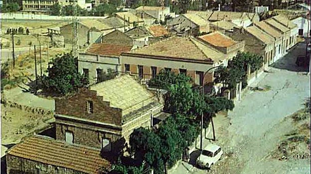 Vista de las últimas casas de la colonia Mahou, antes de su derribo