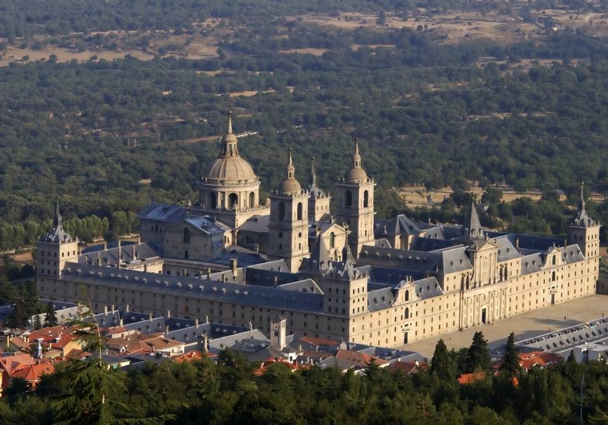 Imagen aérea del Monasterio de El Escorial, de estilo herreriano.