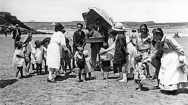 Playa de El Sardinero en el verano de 1922