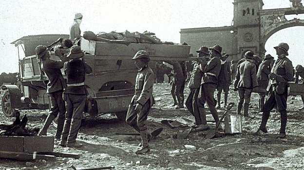Recogida de cadáveres tras el Desastre de Annual