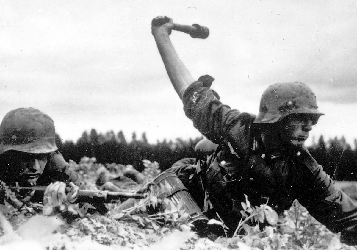 Soldados alemanes al asalto durante la Operación Barbarroja, en 1941