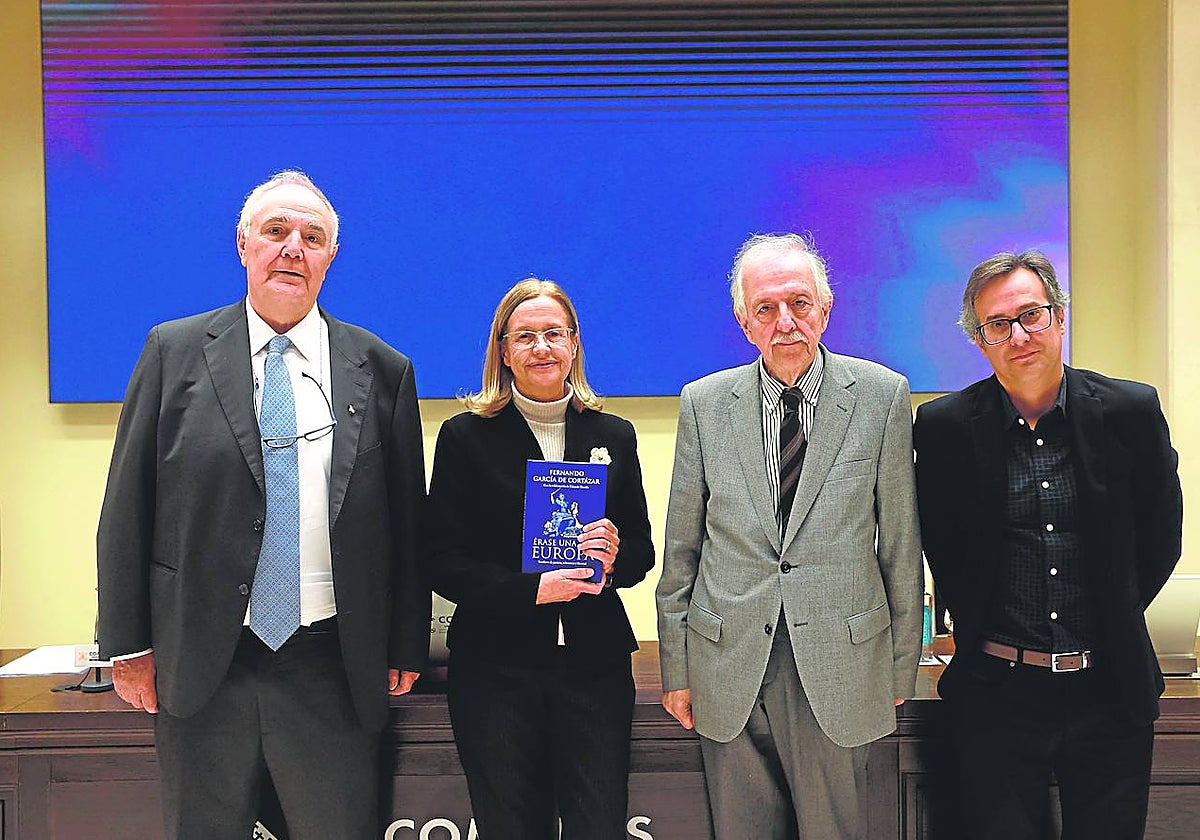 Isidro González Modroño, Pilar Cortés, Juan Pablo Fusi y Eduardo Torrilla