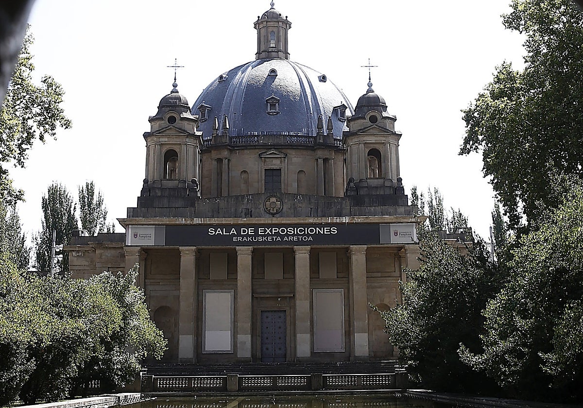 Exterior del Monumento a los Caídos, en Pamplona