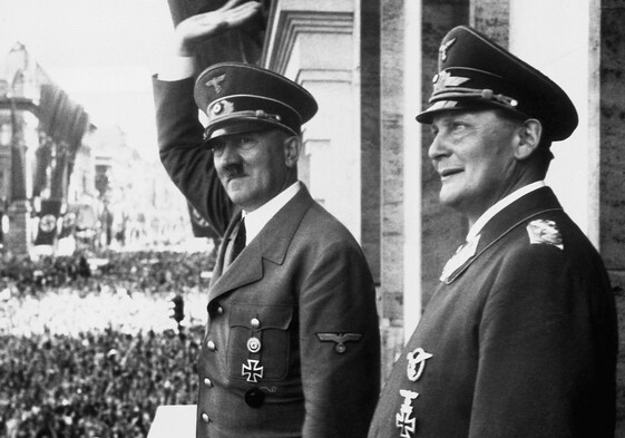 Hitler, con la Cruz de Hierro