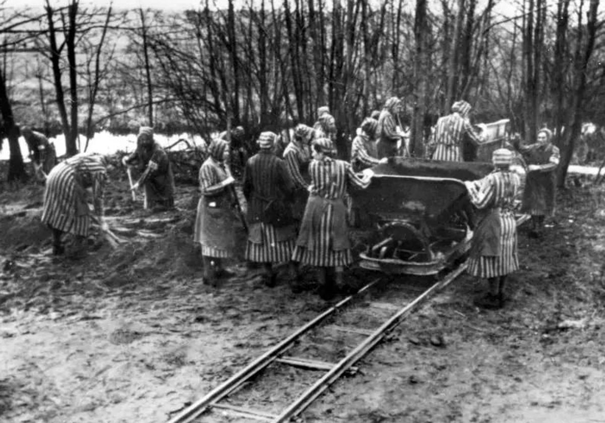 Prisioneras en el campo de concentración de Ravensbrück, exclusivamente femenino