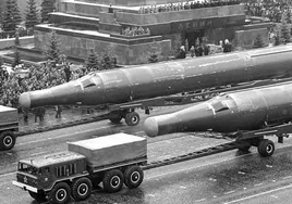 Desfile con el arsenal nuclear de la URSS