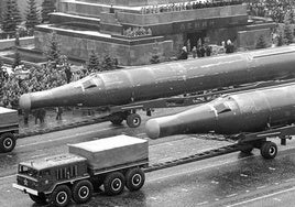 Desfile con el arsenal nuclear de la URSS