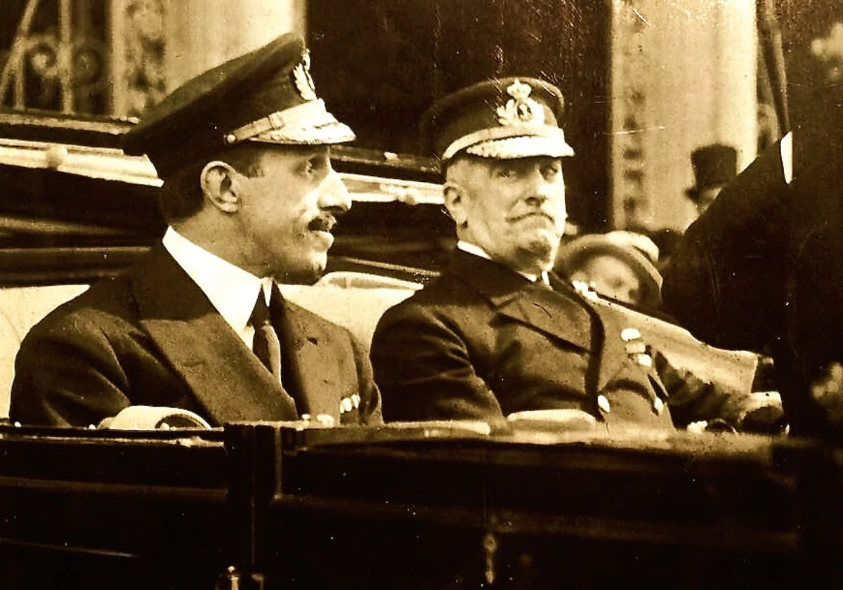 Alfonso XIII y Juan Bautista Aznar, durante una visita del monarca a Cartagena en 1923