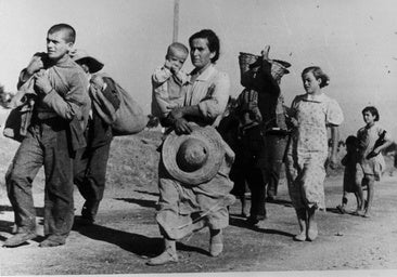 ¿Cuántos españoles emigraron y cómo fueron tratados en el extranjero?