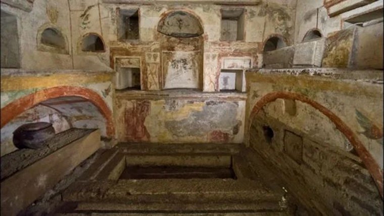 Necrópolis del Vaticano bajo la basílica de San Pedro, donde estaba la tumba de San Pedro