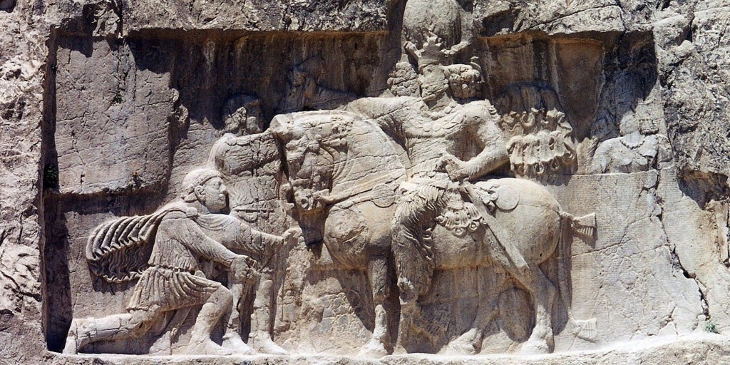 El castigo persa reservado para el único emperador romano hecho esclavo