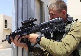 El arma secreta de Israel para su próxima ofensiva: «Este fusil es letal»