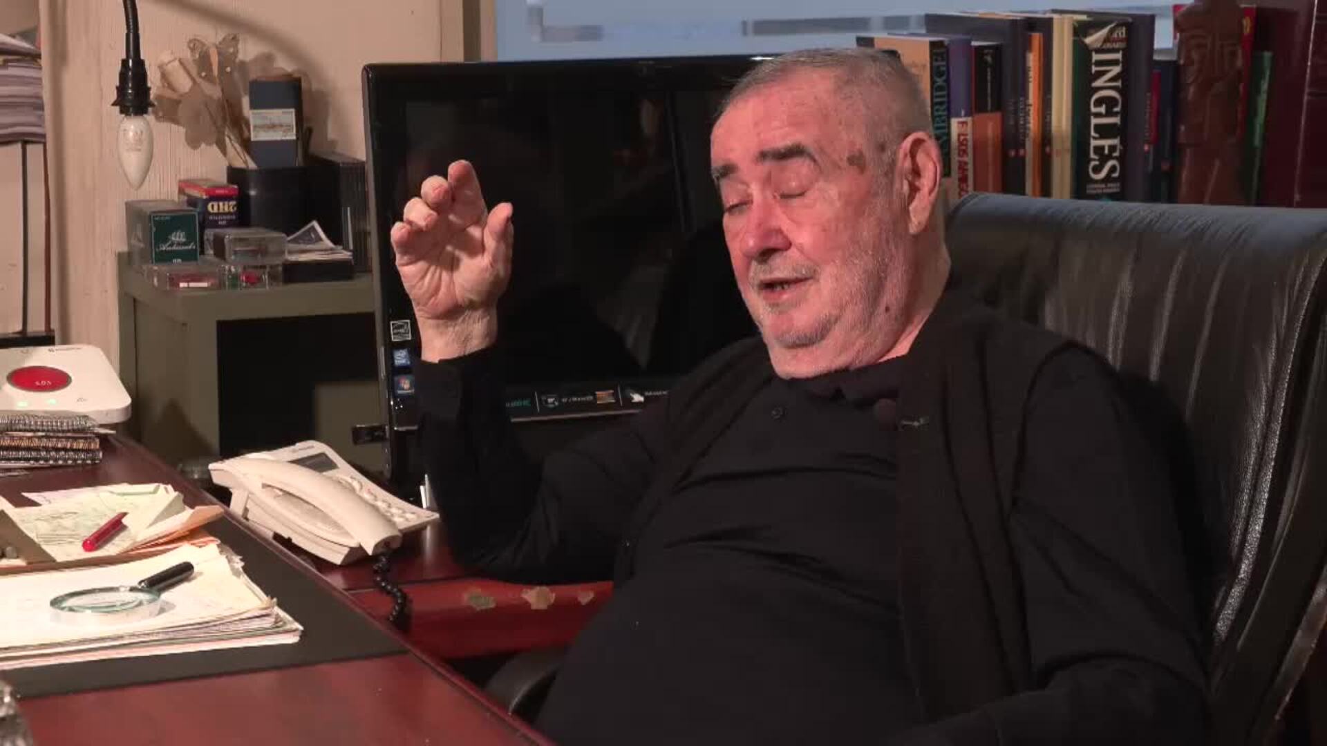 Una necrológica perdida y una foto del ataúd abierto: así contó EFE la muerte de Franco