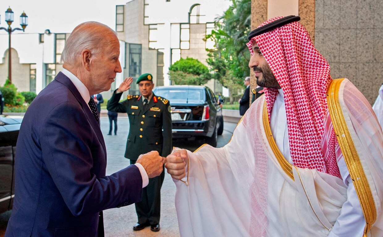 Joe Biden se desdice y estrecha lazos con los saudíes