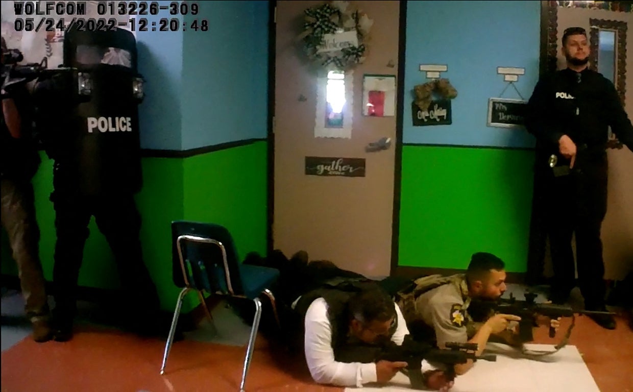 Un informe desnuda la «caótica» e «inaceptable» actuación de la policía de Texas en la masacre de la escuela infantil de Uvalde