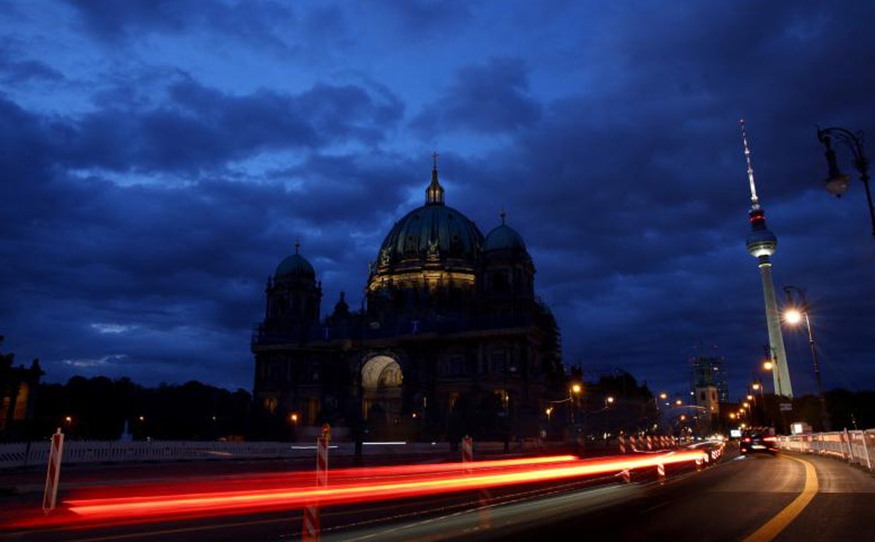 Imagen de la catedral de Berlín apagada para ahorrar energía