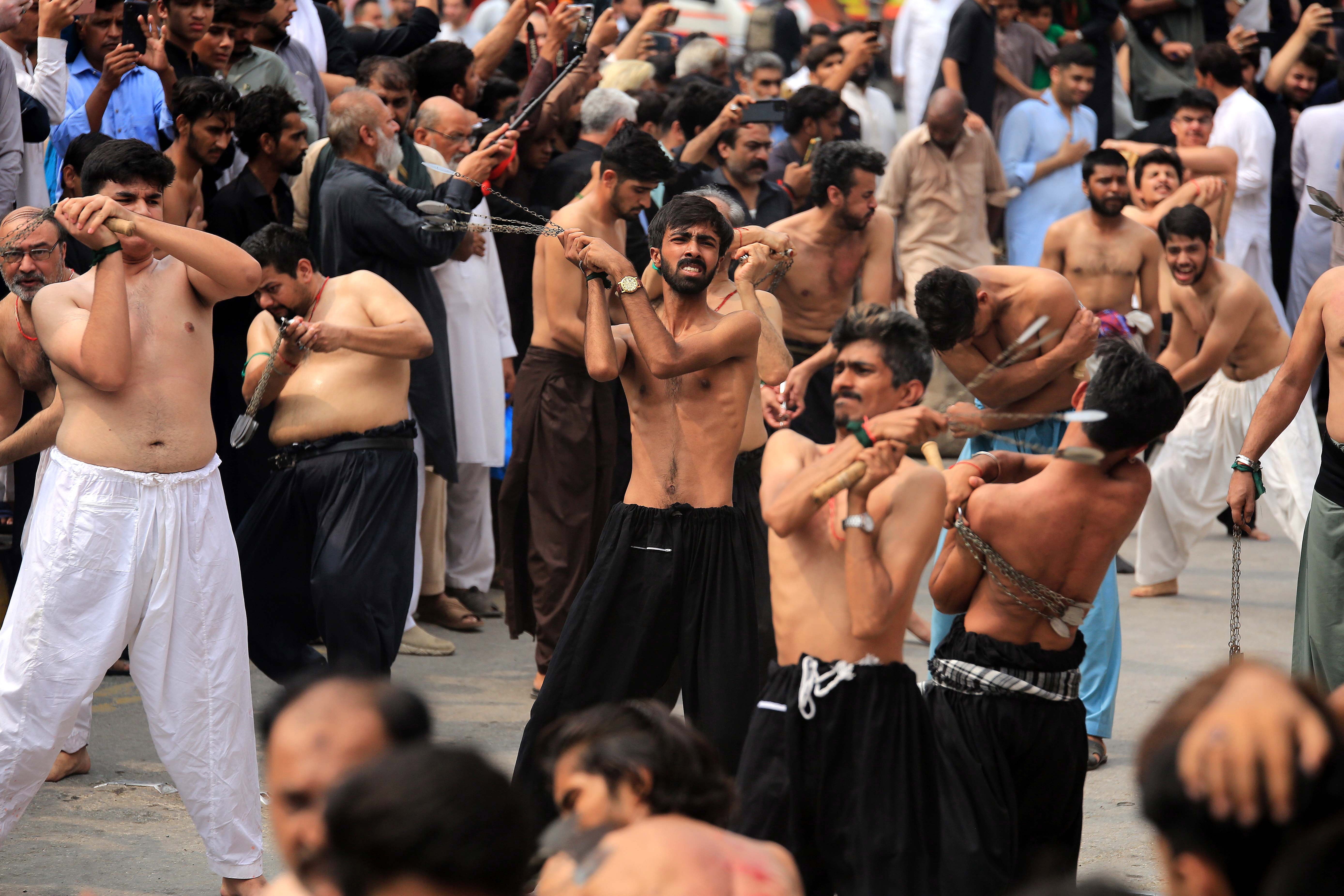 La fiesta de la Ashura conmemora el martirio del nieto de Mahoma,  Imam Hussein.