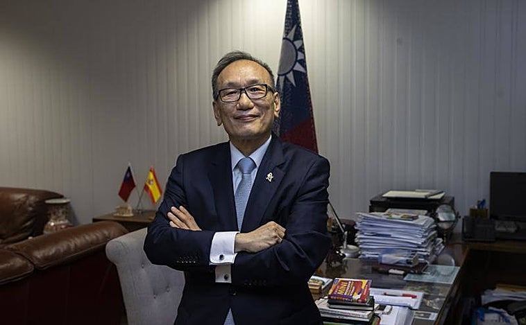 José María Liu: «No pedimos que luchen por nosotros, pero sí que nos faciliten armas»