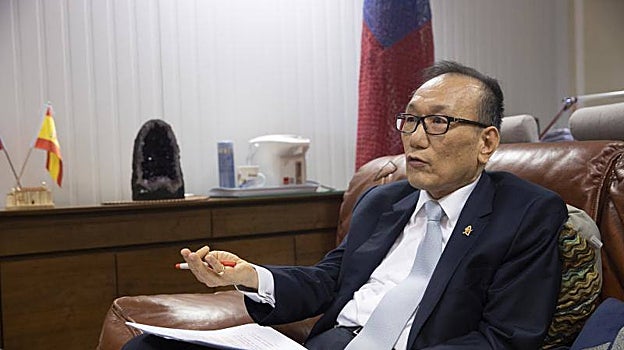 El embajador de Taiwán en España, José María Liu, durante la entrevista