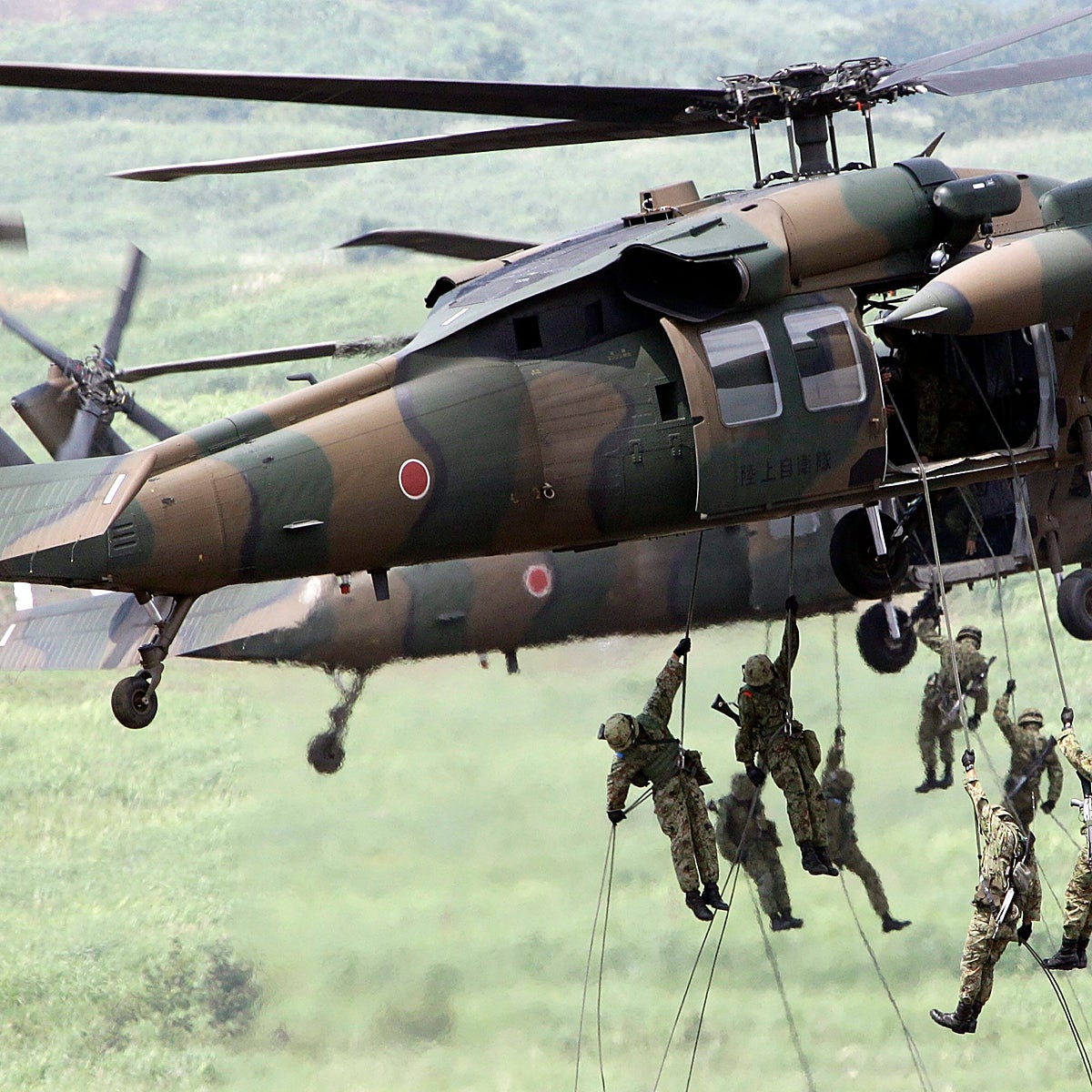 Japón prepara sus fuerzas armadas para un futuro hostil