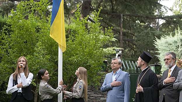 Ceremonia de 31º aniversario de independencia en la Embajada de Ucrania en España con la presencia el canciller (3º a la izquierda)