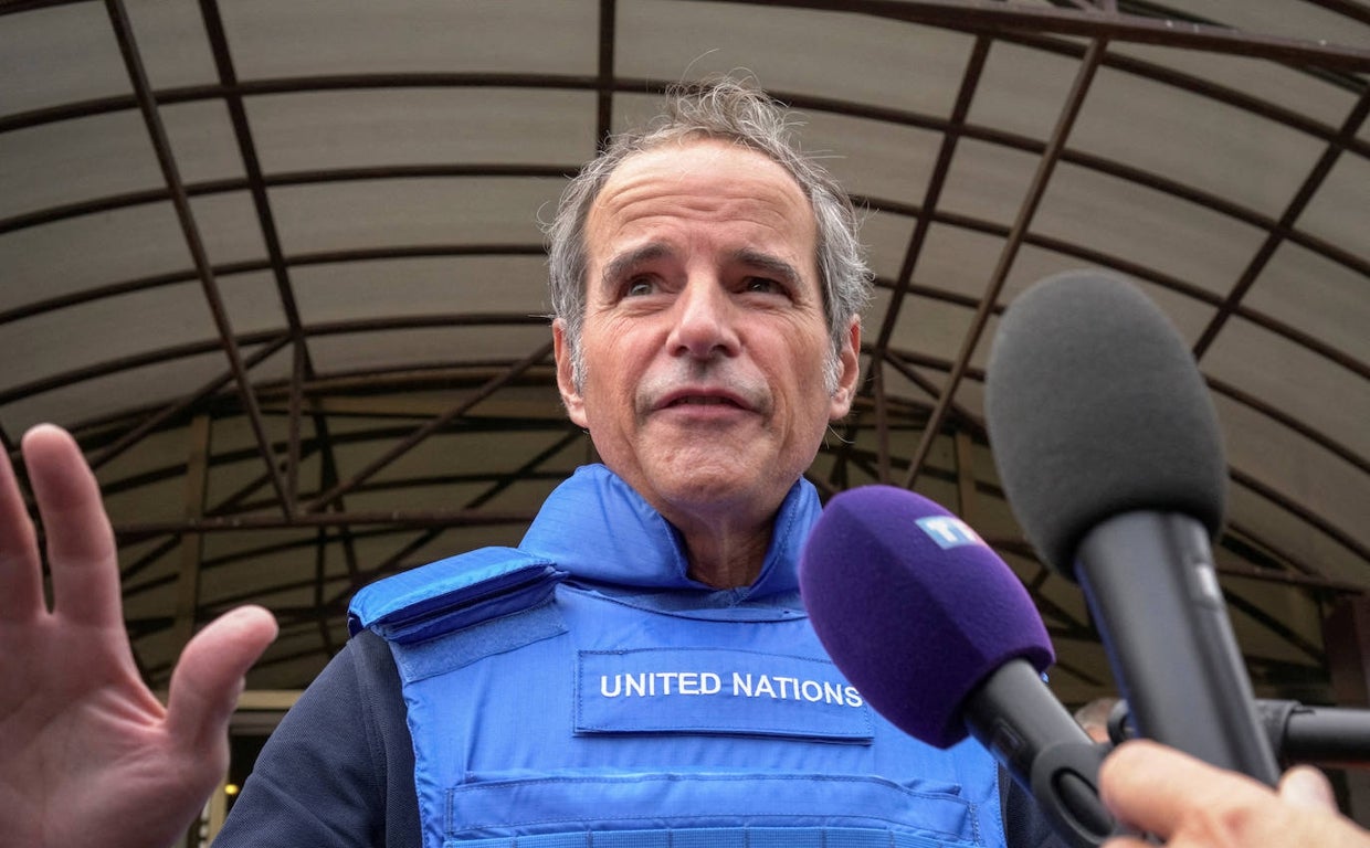 El equipo de la OIEA continúa hacia la central de Zaporiya a pesar de los bombardeos en la zona: «No nos detendremos»