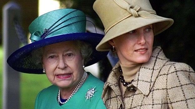 La Reina Isabel II junto a su nuera Sofía de Wessex