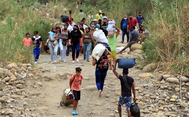 Opositores a Maduro le acusan de generar un éxodo masivo de emigrantes a EE.UU.