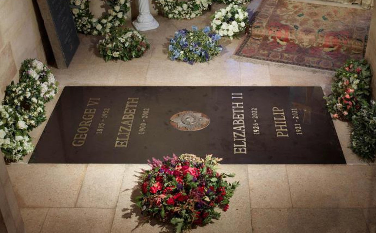 La Casa Real británica publica la primera fotografía de la lápida de Isabel II