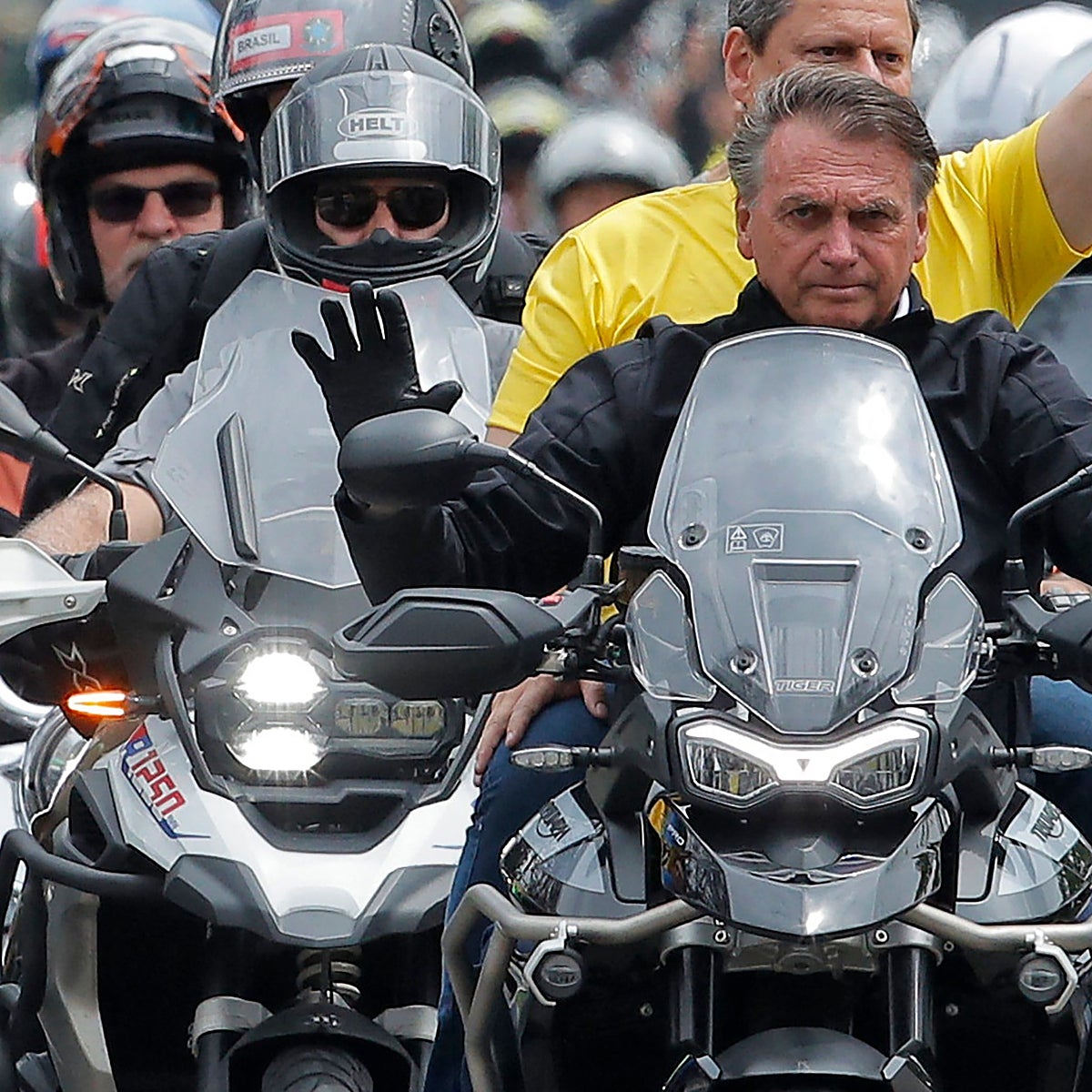 Un Bolsonaro desgastado por su propia sombra