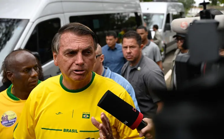 Bolsonaro, tras votar: «Hay que respetar las elecciones limpias. Que gane el mejor»