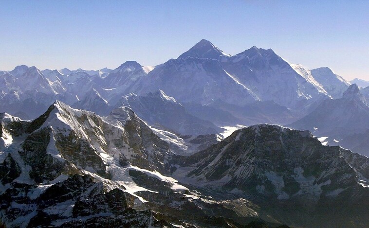 Al menos diez muertos por una avalancha en el Himalaya