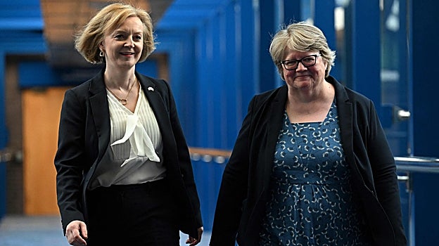 en los pasillos de Westminster se conoce a Truss y Coffey, arriba, como 'Liz y Tiz',