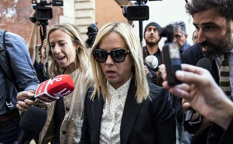 Meloni califica de «injerencia inaceptable» que una ministra gala diga que «vigilará» al nuevo gobierno italiano