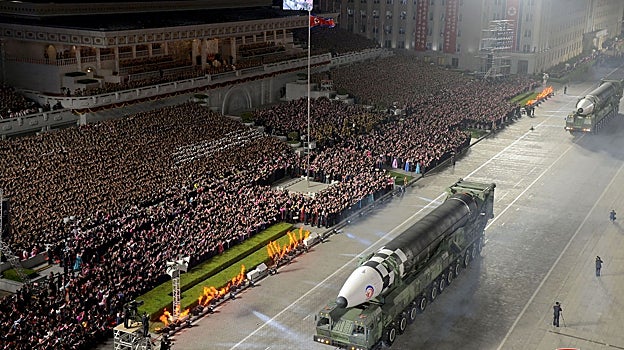 Corea del Norte presenta el nuevo misil balístico intercontinental Hwasong-17 el pasado abril.