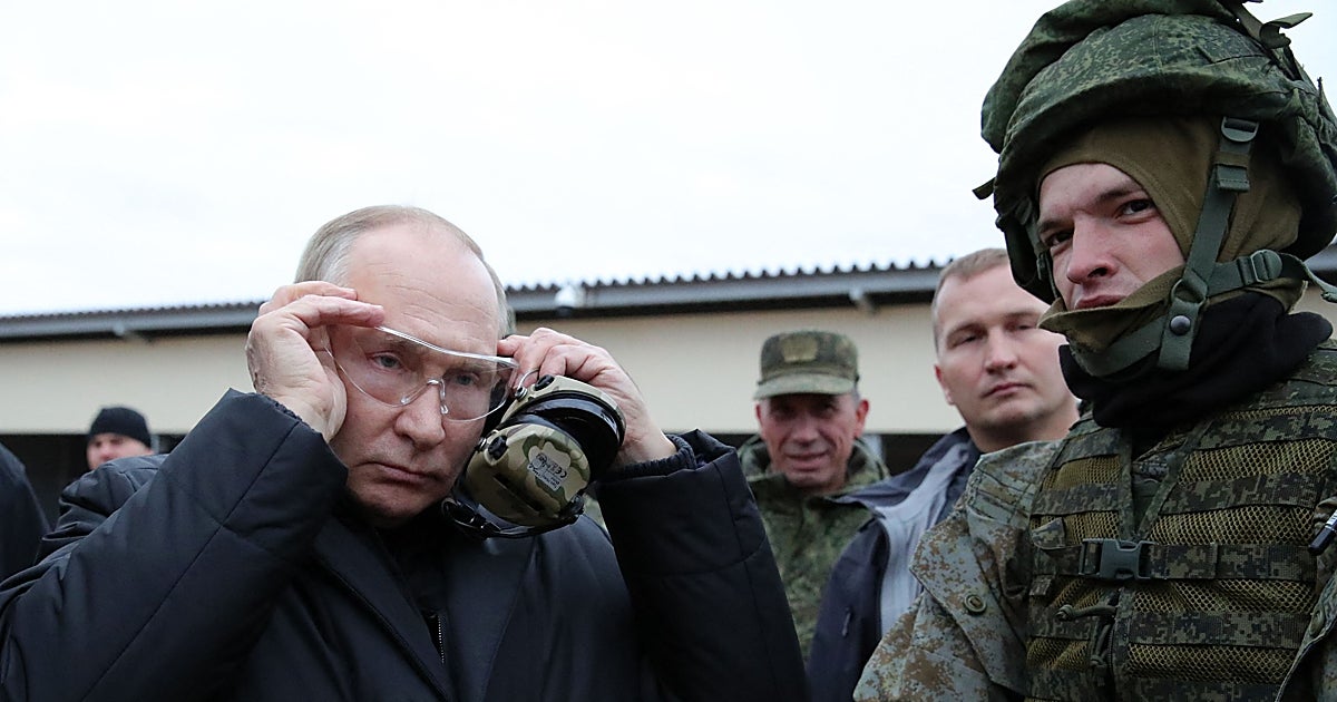 El presidente de Rusia, Vladímir Putin, durante su visita a un centro de entrenamiento de Riazán