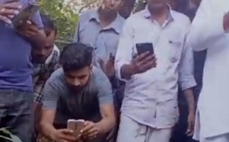 Conmoción en India por el vídeo de una niña que pide ayuda tras ser agredida mientras la gente se dedica a grabarla con el móvil