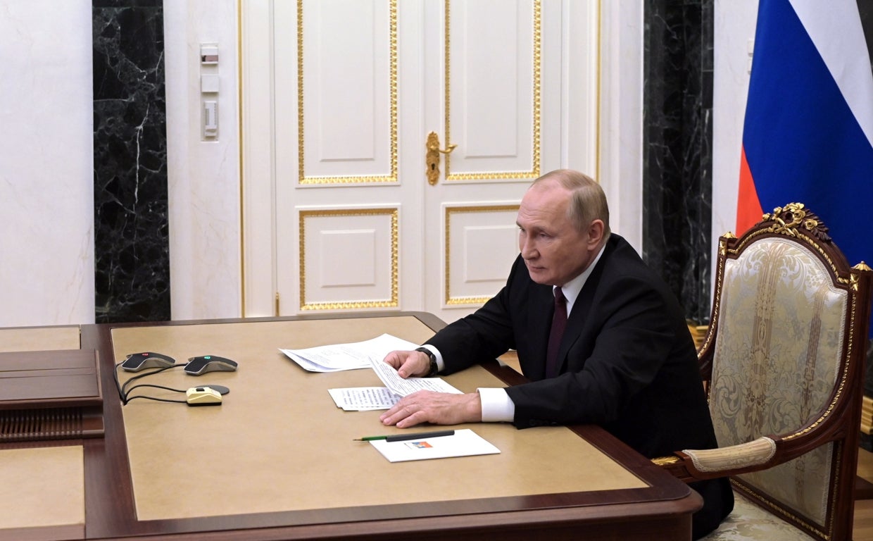 Maniobras nucleares en la oscuridad