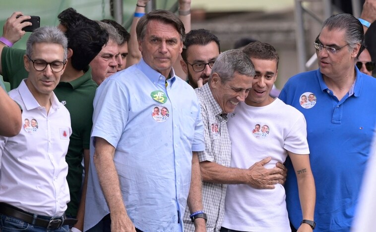 Bolsonaro empieza a cuestionar una posible derrota el domingo en Brasil