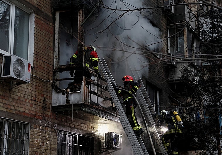 Rusia bombardea con misiles Kiev y otras ciudades ucranianas después de que Zelenski interviniera en el G-20