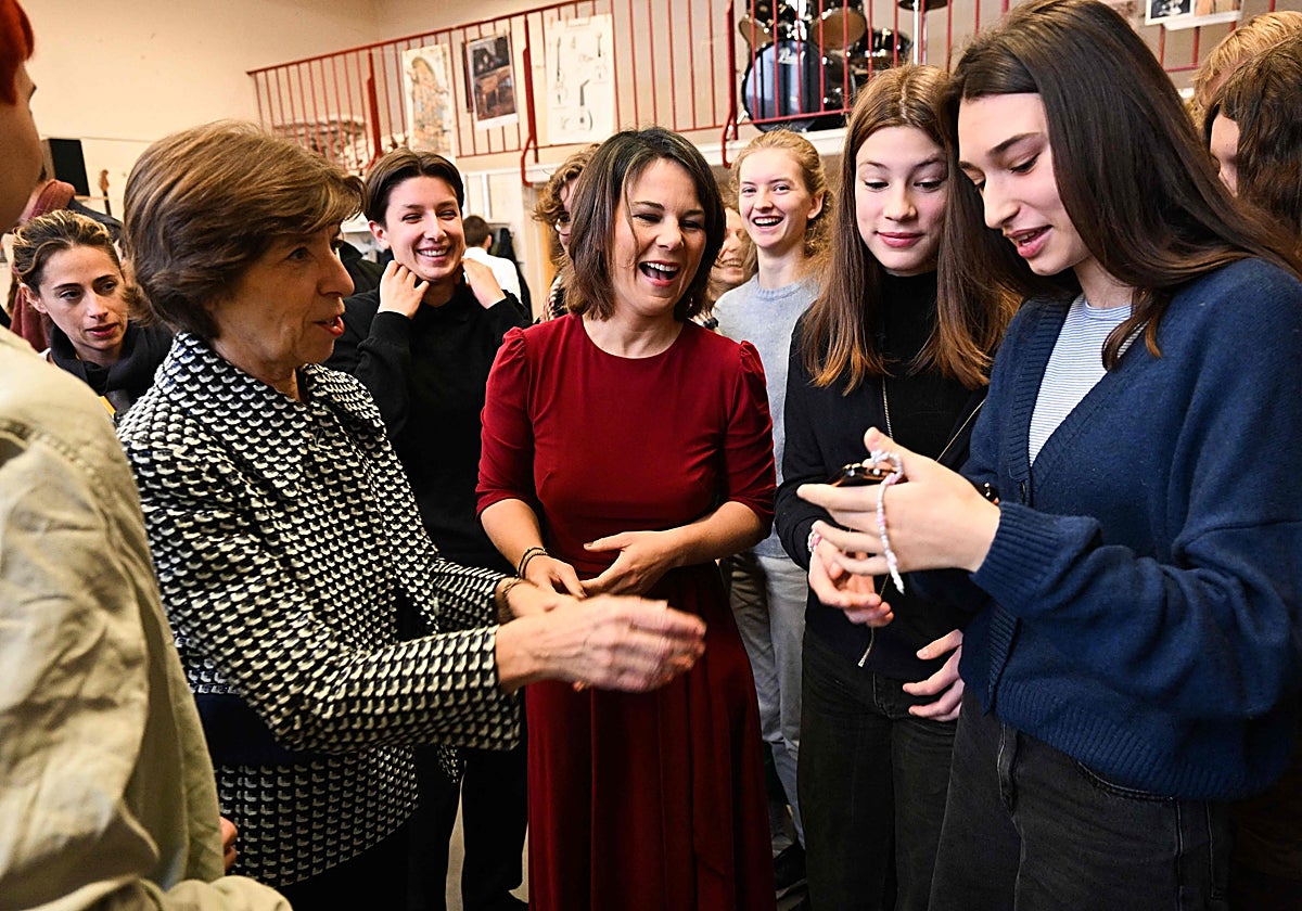 Puente aéreo diplomático Berlín-París para reconducir la relación entre ambos aliados