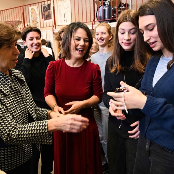 Puente aéreo diplomático Berlín-París para reconducir la relación entre ambos aliados
