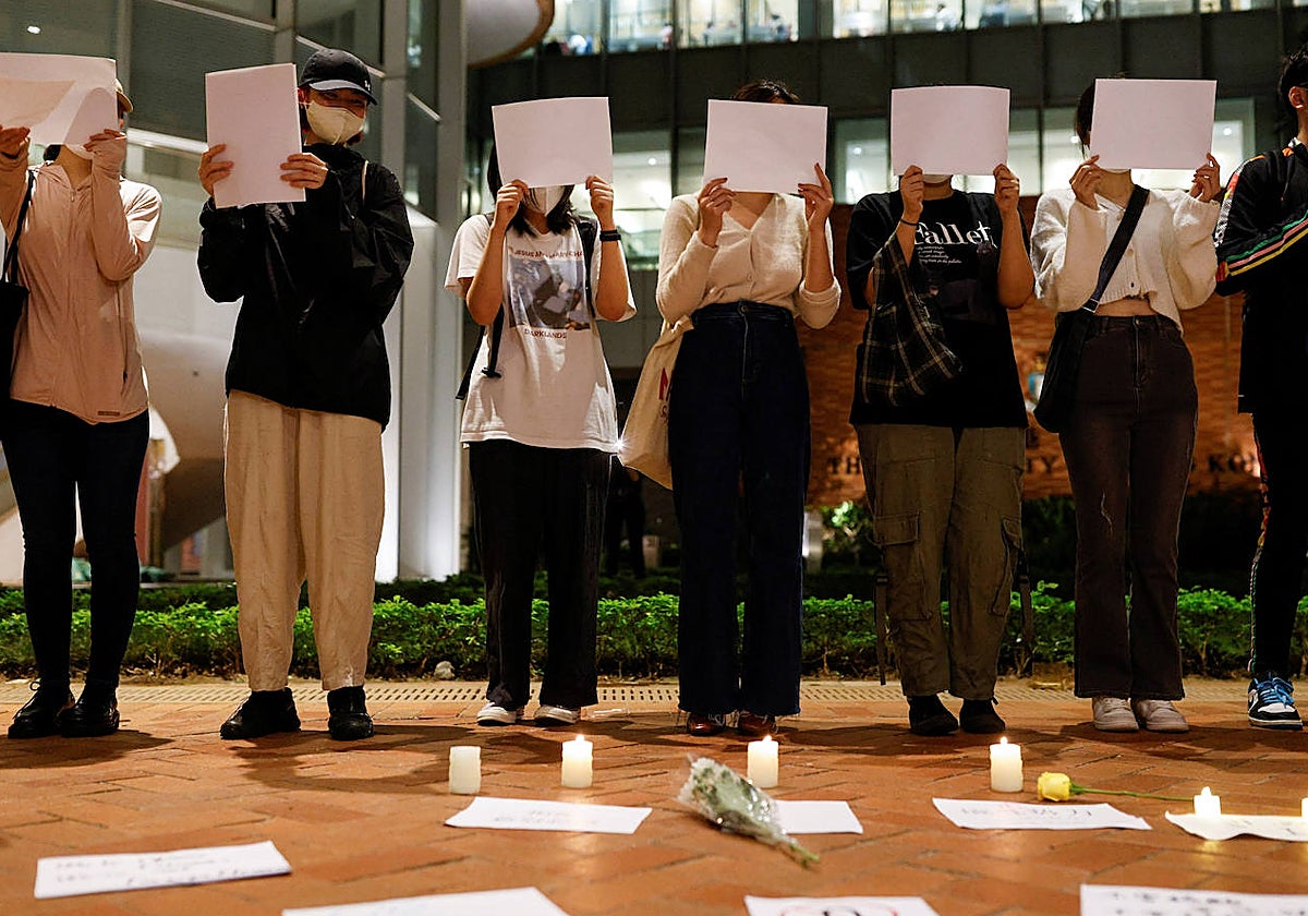 China sufre dos años y medio perdidos en pruebas masivas y campos de aislamiento