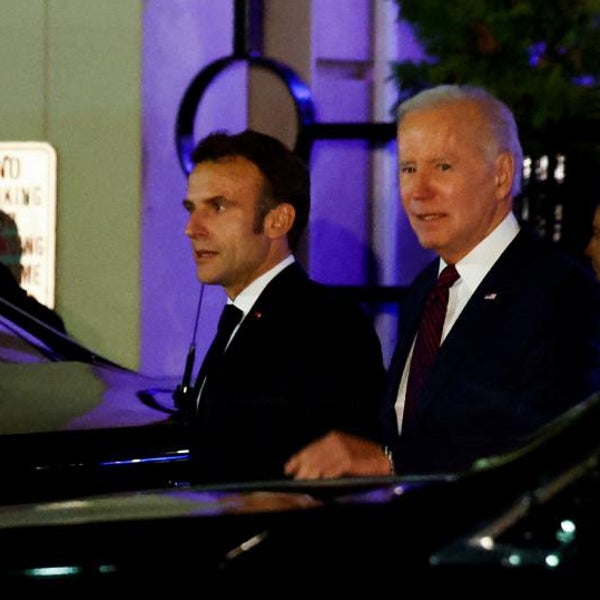 Macron denuncia los riesgos de «fragmentación» de Occidente si EE.UU. consuma sus proyectos proteccionistas