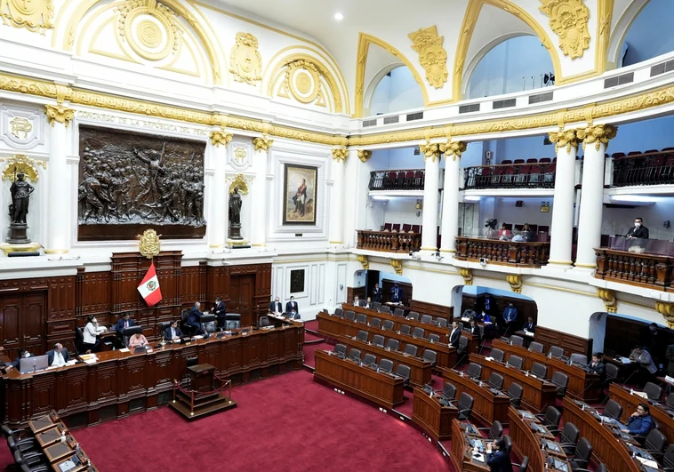 El presidente Castillo se enfrenta a una tercera moción de censura en Perú