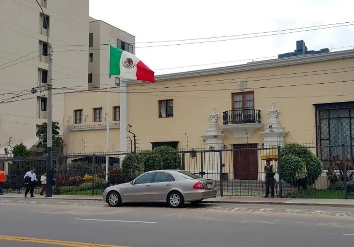 López Obrador llamó a su embajador en Lima para que le abriera la puerta a Castillo