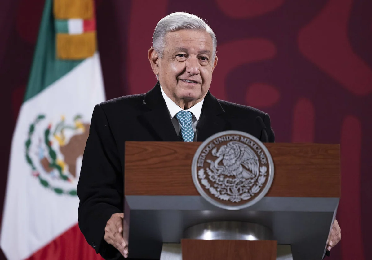 López Obrador mantiene en «pausa» la relación con España y ataca a Felipe VI tras la visita de Albares: «No hay actitud de respeto»