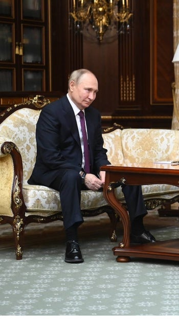 ¿Por qué Bielorrusia representa el modelo servil que Putin quisiera imponer en Ucrania?